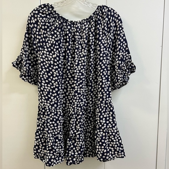 Excellent Condition BeachLunchLounge Daisy Short Sleeve Flower Blouse - Picture 3 of 4